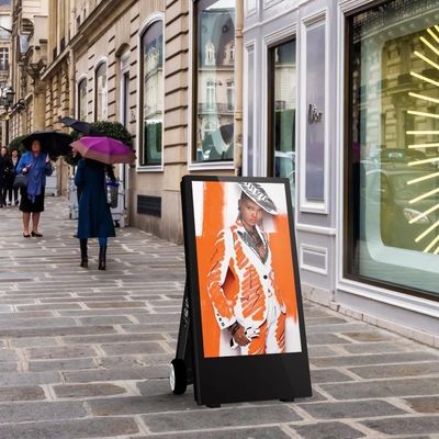 FHD Digital Outdoor Poster wodoodporny 1500 Nits